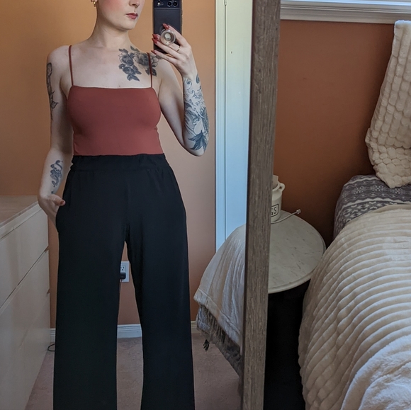 Aritzia Babaton Contour Straight Neck Cami Bodysuit - Picture 2 of 5